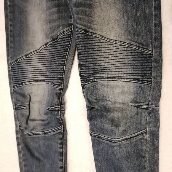 Moto-style jeans, size 7/8, distressed wash - Picture 3 of 10